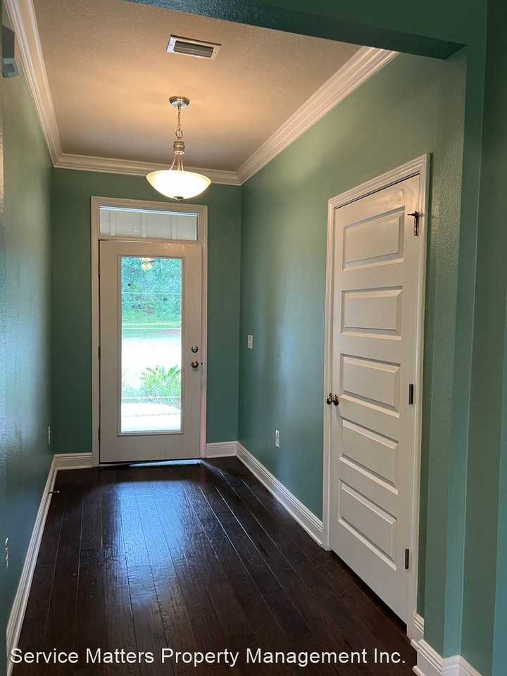 4533 Oak Orchard Cir - Photo 3 of 33