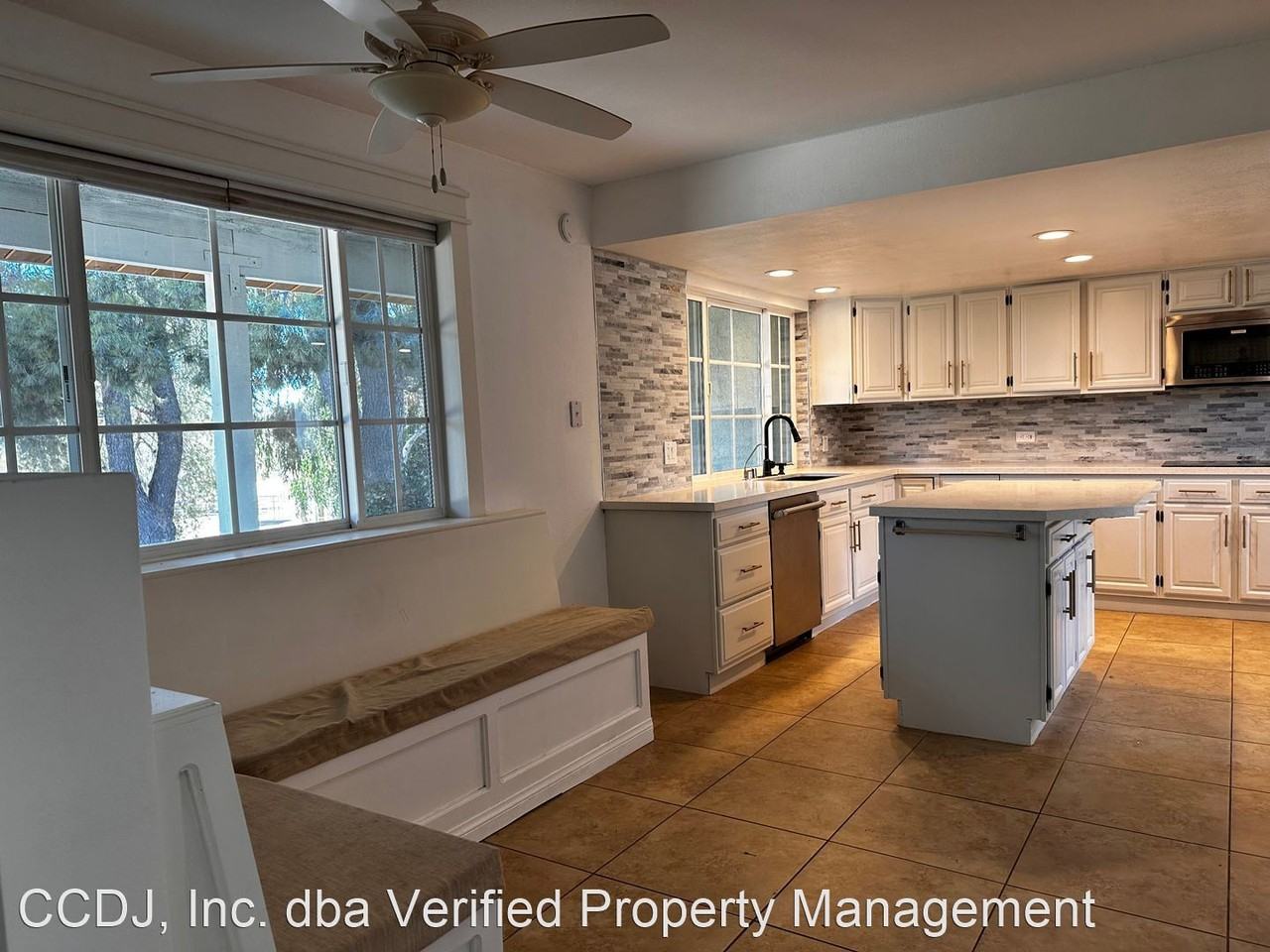 13657 Davenport Rd - Photo 2 of 11