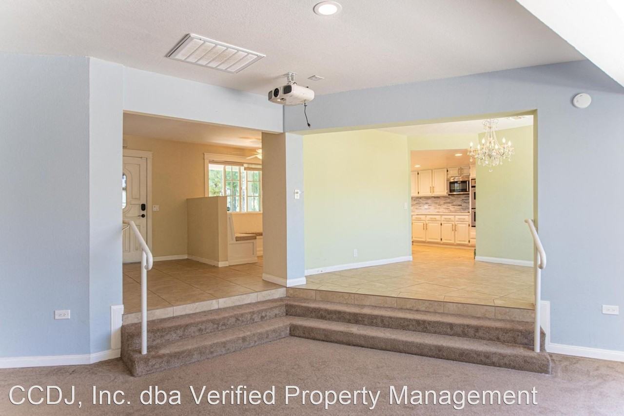 13657 Davenport Rd - Photo 3 of 11