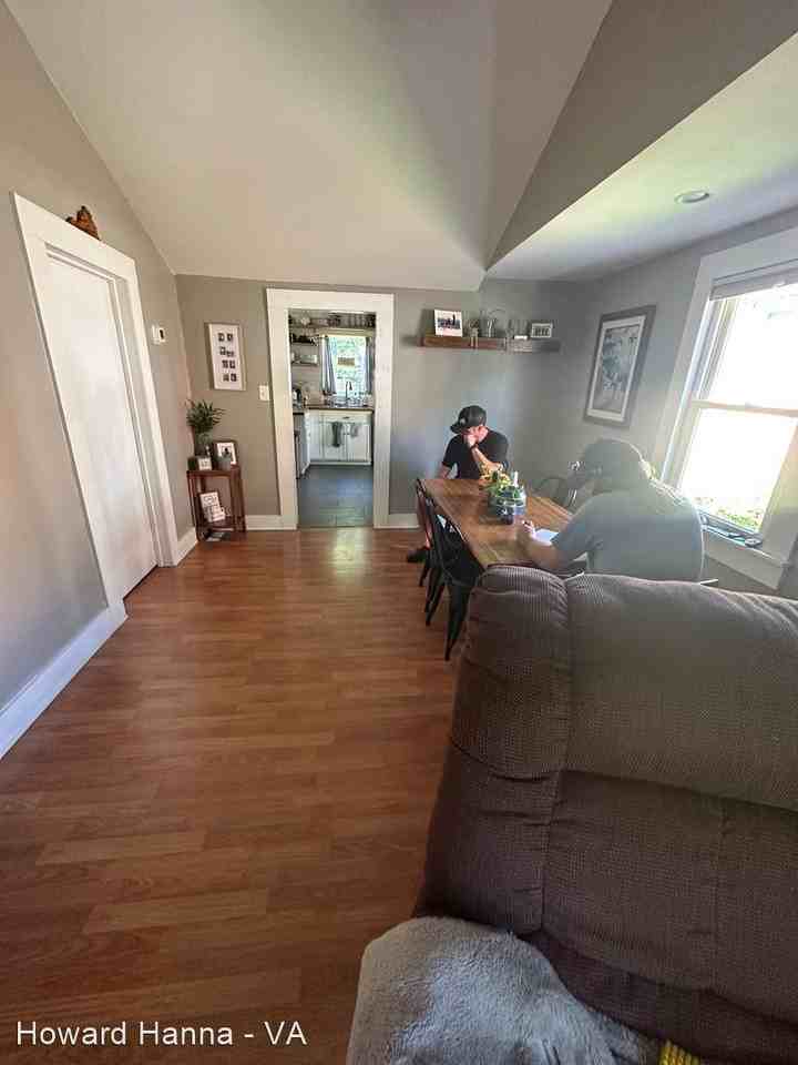 315 10th St Nw - Photo 3 of 13