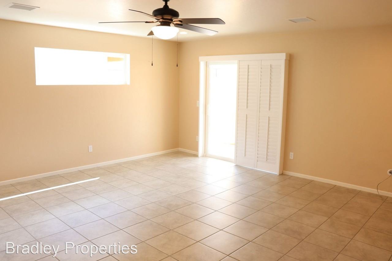 264 S Sky Ranch Rd - Photo 3 of 28