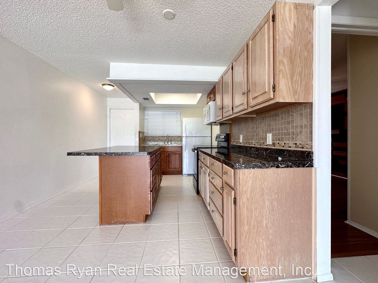 1001 W. Marion Ave. - Photo 3 of 33