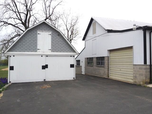 338 E Lexington Rd - Photo 3 of 10