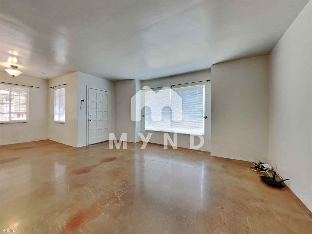 829 W Earll Dr - Photo 3 of 19