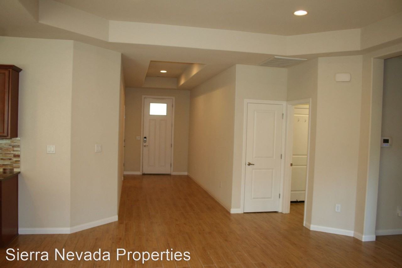 981 Silver Coyote Dr - Photo 2 of 23