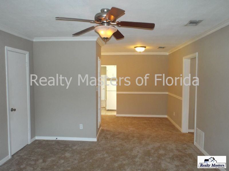 33 Nottingham Way - Photo 3 of 13