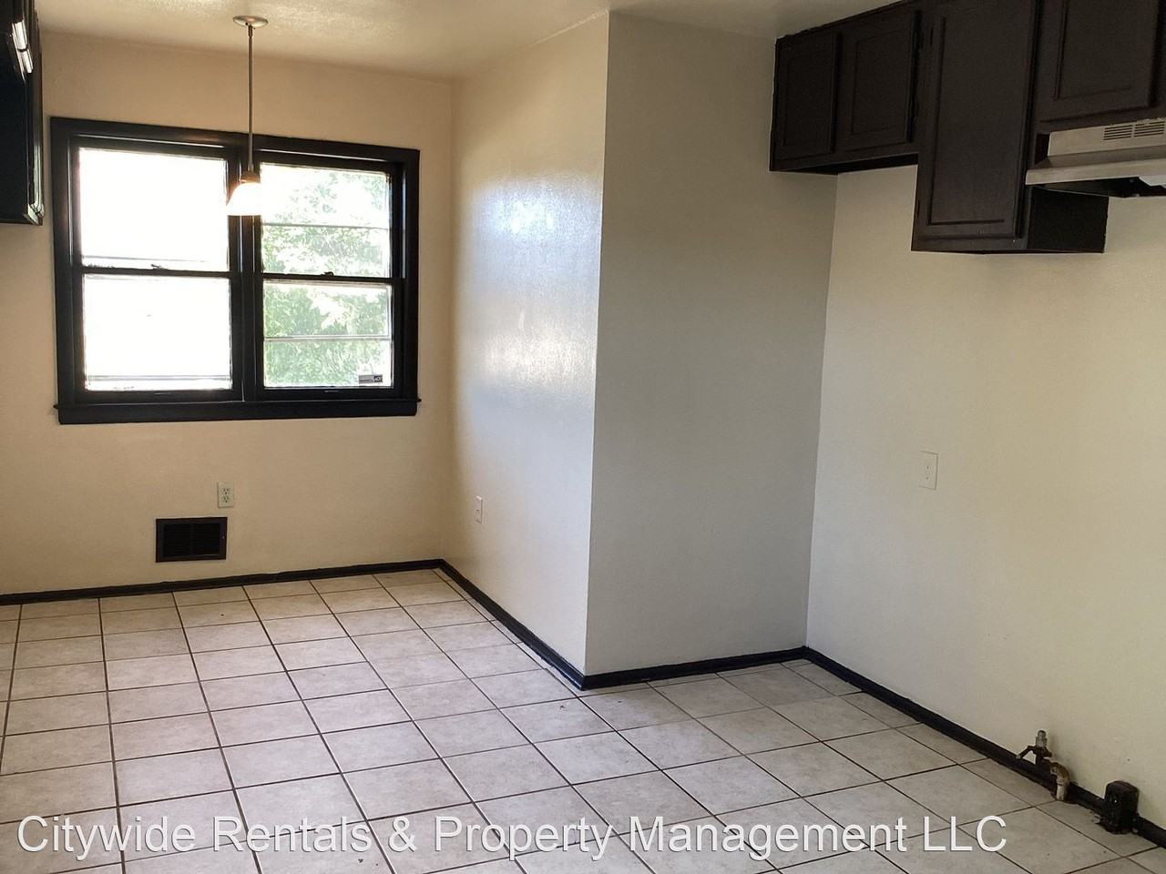 4814 N 54th St - Photo 3 of 10