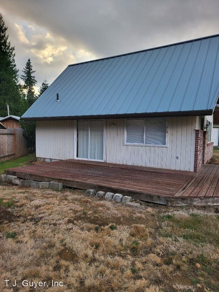 137 Baker Dr - Photo 3 of 25