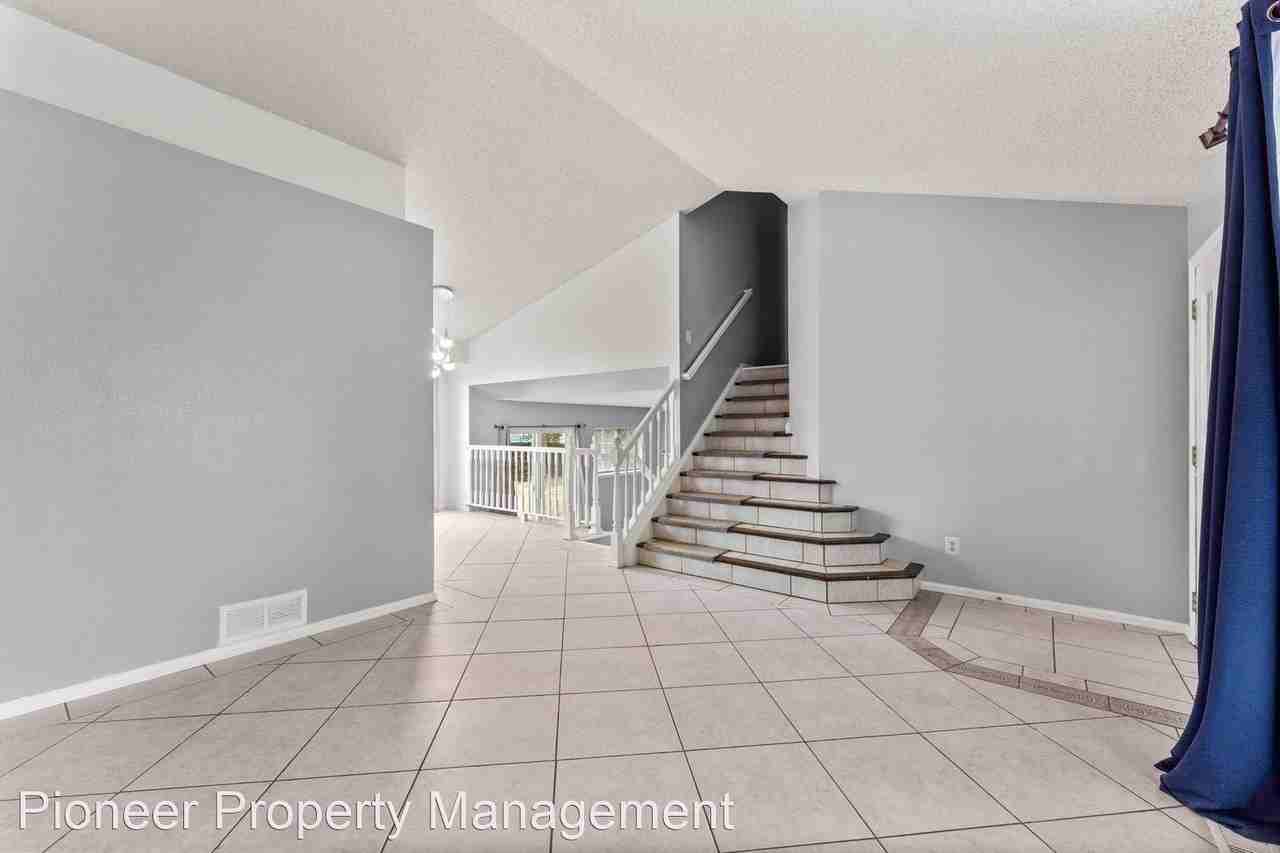 8550 Van Gordon Ct - Photo 2 of 19