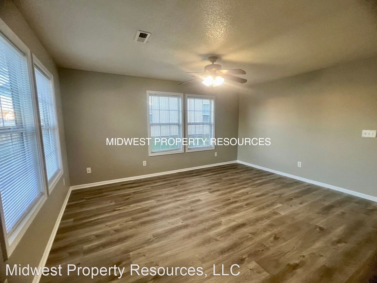 729 Meadow Ln Apt A - Photo 2 of 12