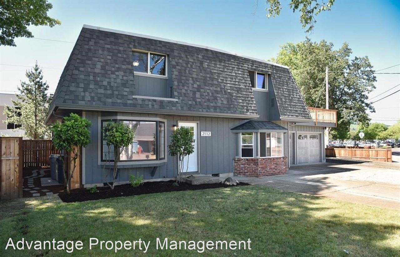 2112 Applegate St - Photo 2 of 32