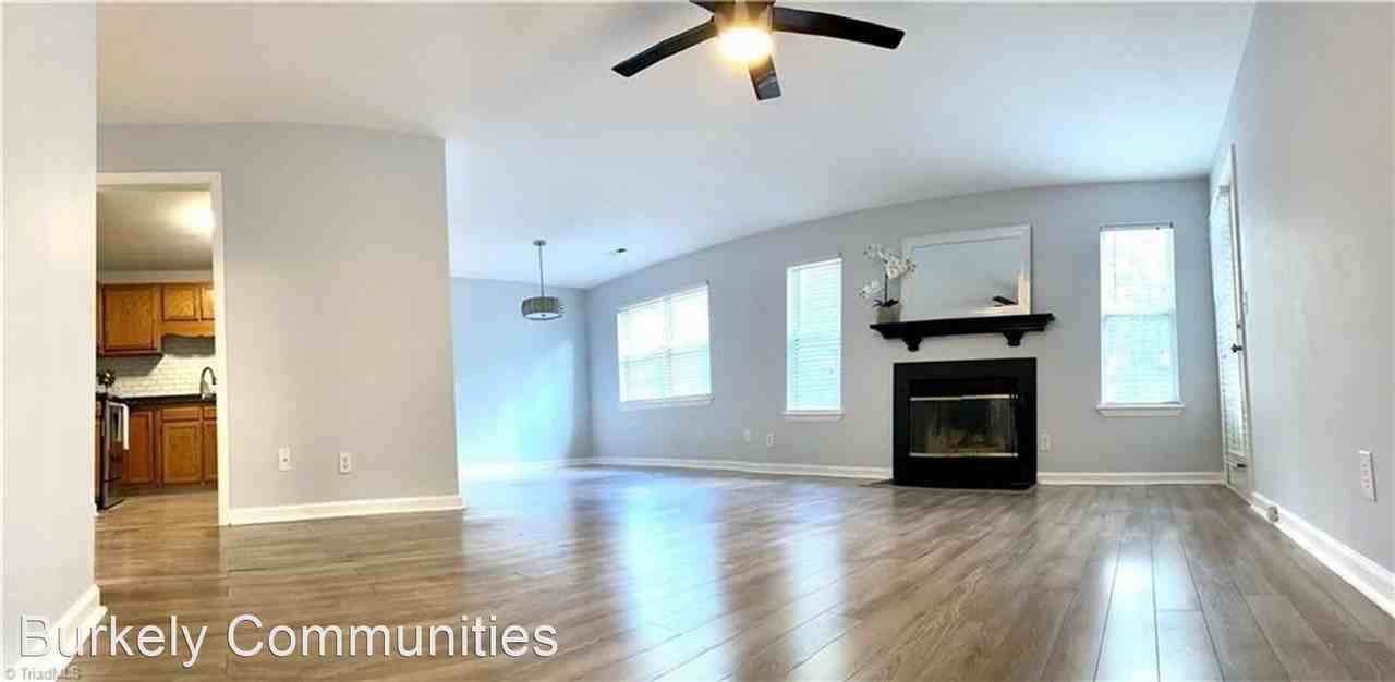 4230 Edith Ln Apt D - Photo 3 of 4