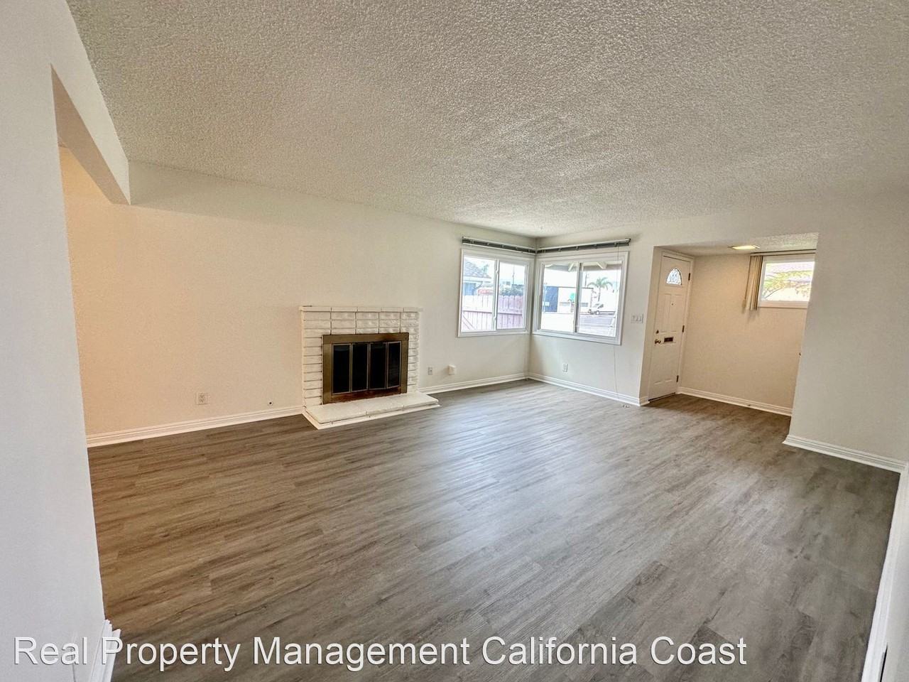 24528 Woodward Ave - Photo 2 of 16