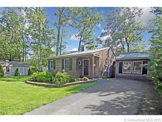 18 W Shore Dr - Photo 2 of 15