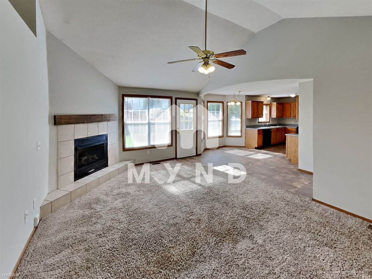 423 N Century Pl - Photo 3 of 23