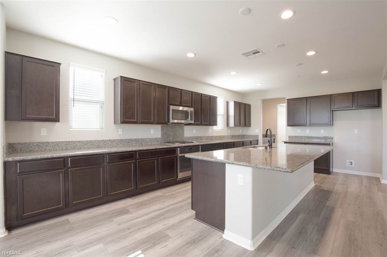 30524 Fragrant St - Photo 3 of 34