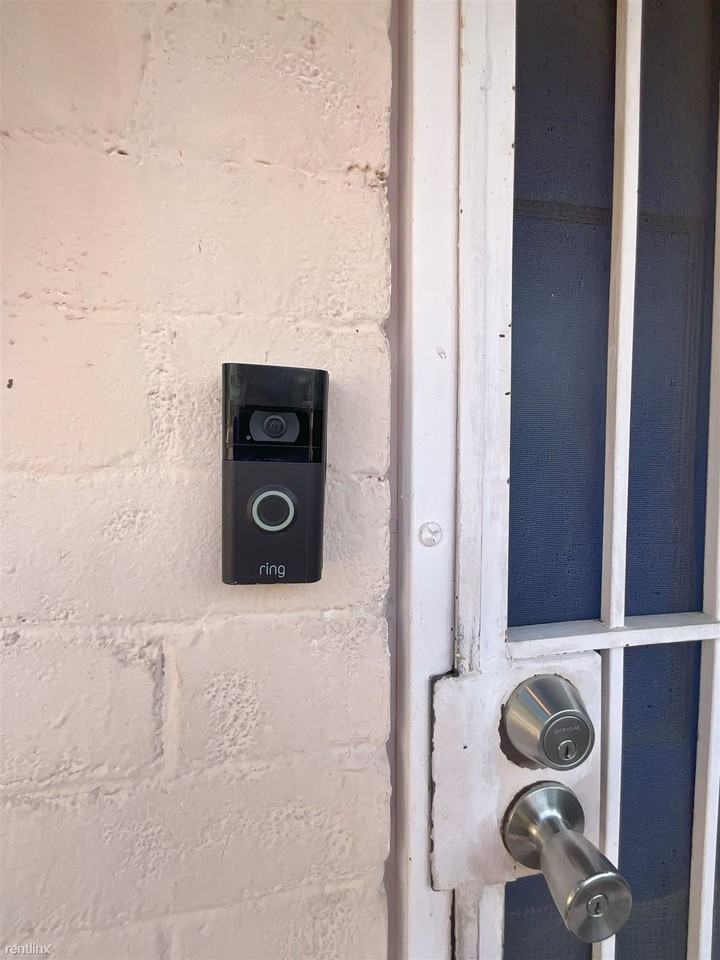 2420 E 23rd St - Photo 3 of 35