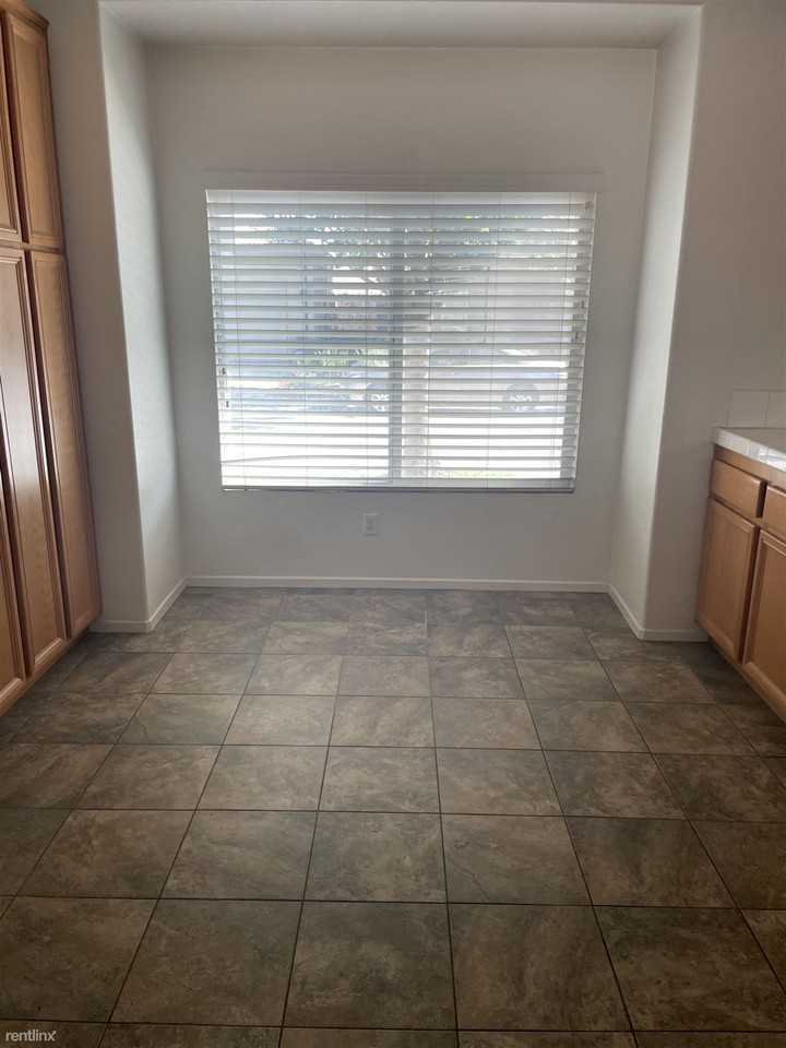 4062 Garvey Way - Photo 3 of 4