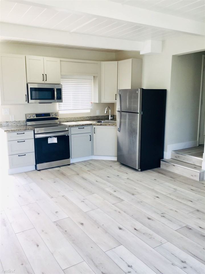 3318 Elliot St - Photo 2 of 10