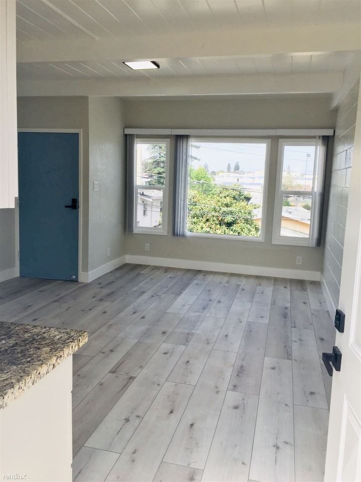 3318 Elliot St - Photo 3 of 10