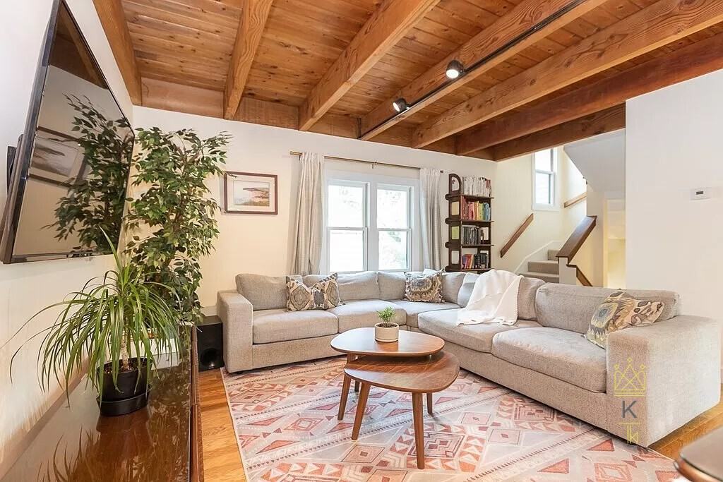 216 Hurley St #1 - Photo 3 of 27
