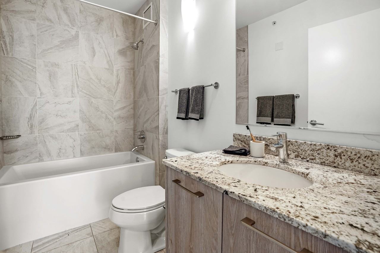 220 East Illinois Street #3-2 - Photo 7 of 43