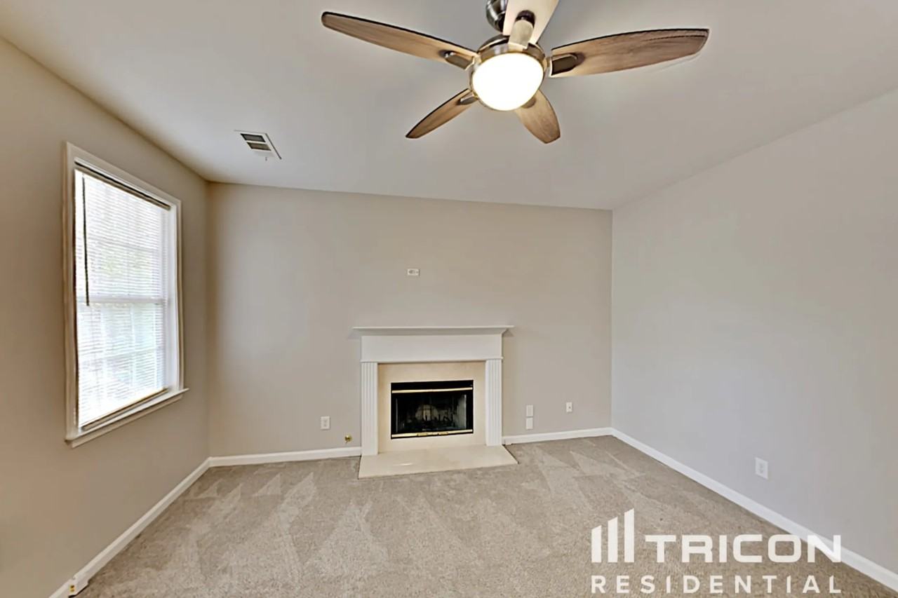 1427 Lady Slipper Ct Nw - Photo 2 of 31