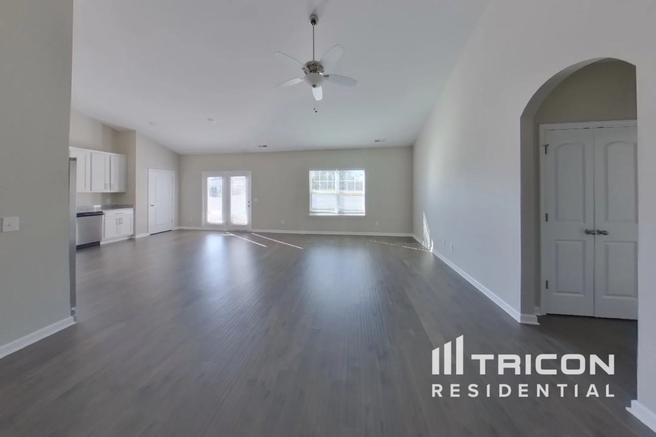 705 Monarchos Bnd - Photo 3 of 16