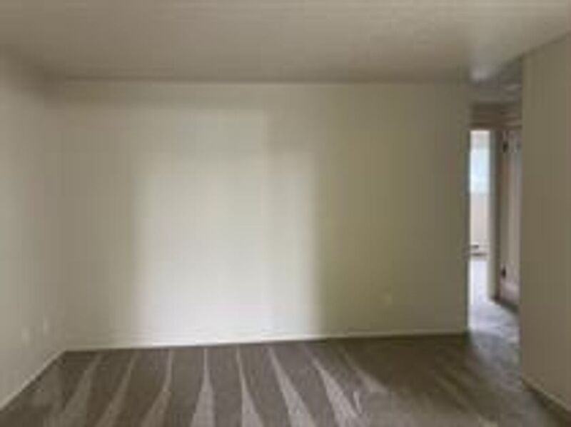703 Broadway St #4 - Photo 4 of 28