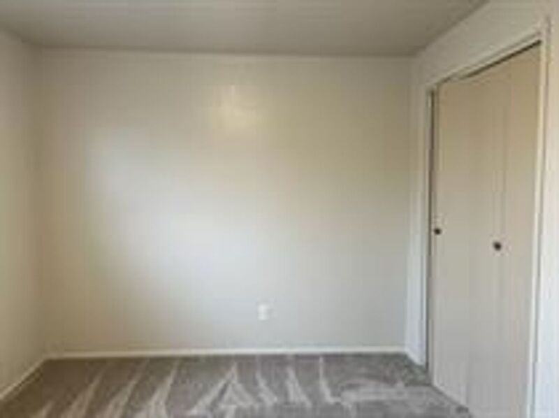703 Broadway St #4 - Photo 5 of 28