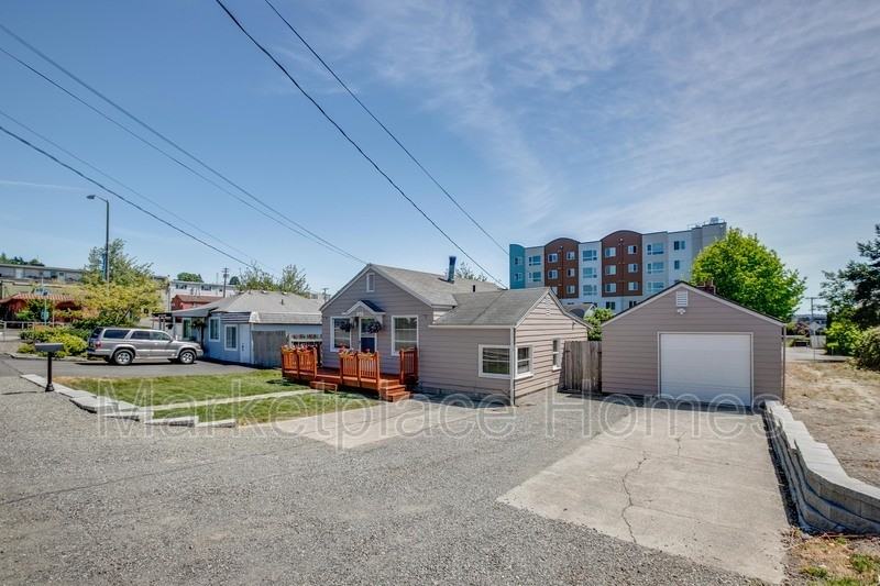 615 S 225th St - Photo 3 of 24