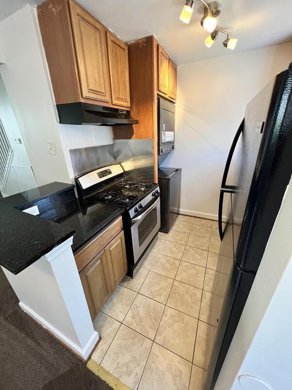 6890 Hawthorne St - Photo 3 of 21