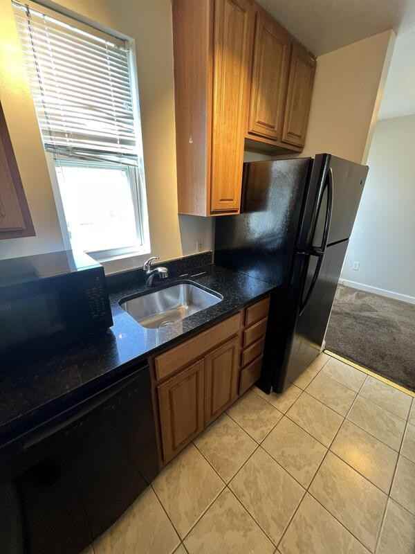 6890 Hawthorne St - Photo 5 of 21