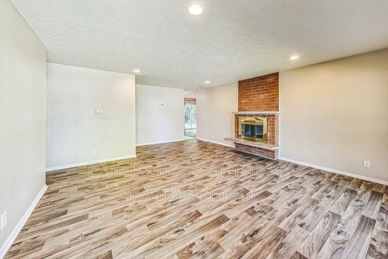 3541 N Wittfield St - Photo 4 of 40