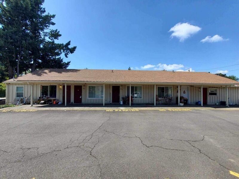 4253 32nd Pl Ne - Photo 2 of 10