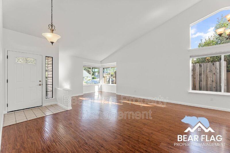 136 Rambling Dr - Photo 3 of 33