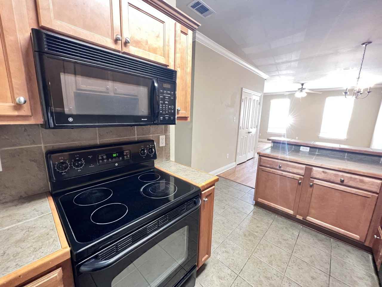 2104 Mt Hope Aly - Photo 3 of 13