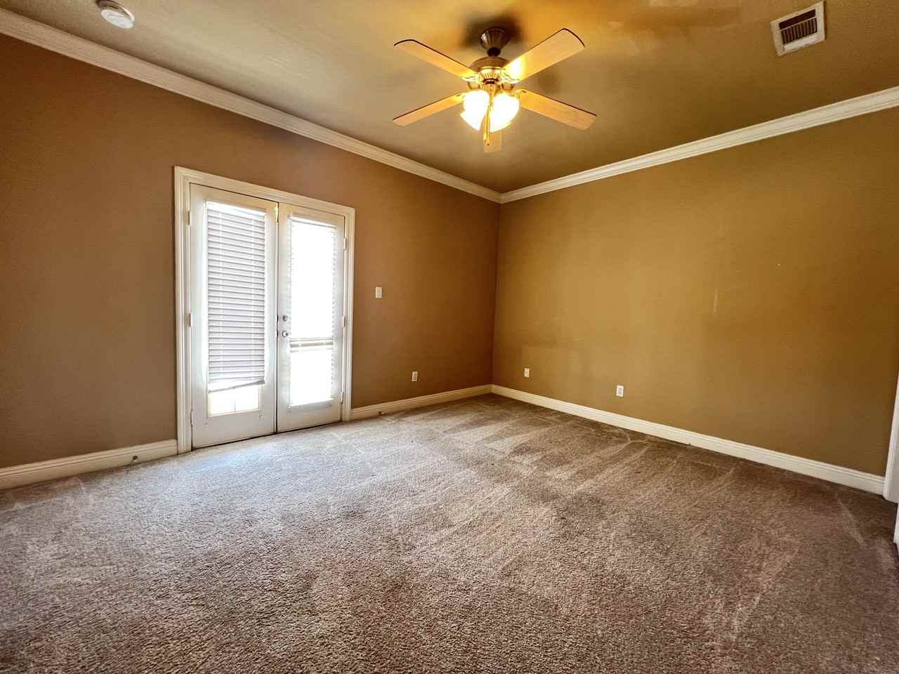 2104 Mt Hope Aly - Photo 7 of 13