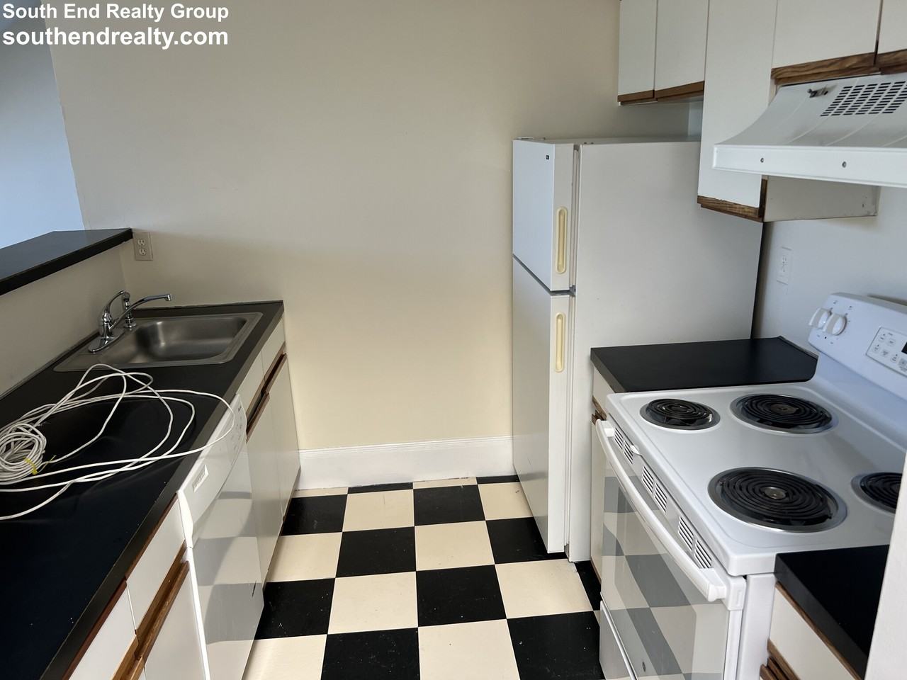 674 Massachusetts Ave #5 - Photo 5 of 39