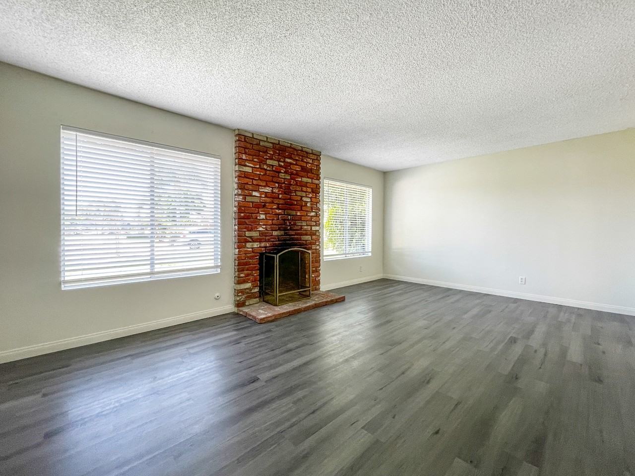 9859 Peacock Cir - Photo 2 of 19