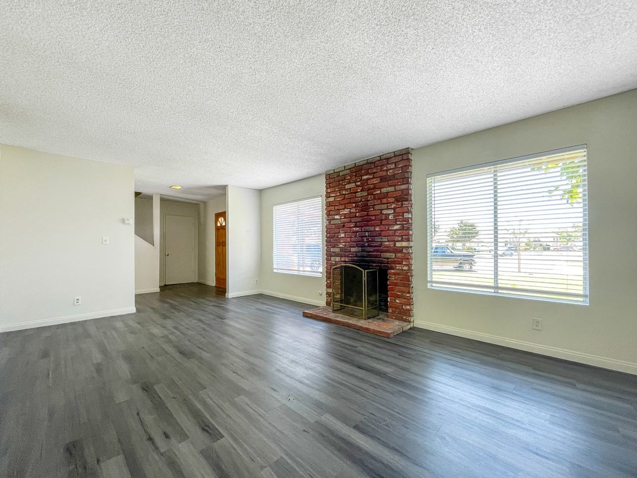 9859 Peacock Cir - Photo 3 of 19