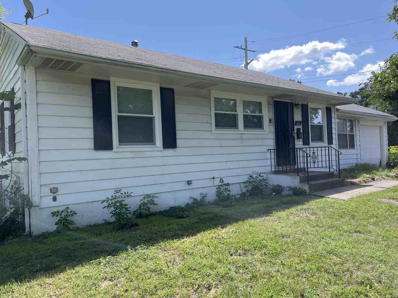 10410 Renfrew Dr - Photo 2 of 17