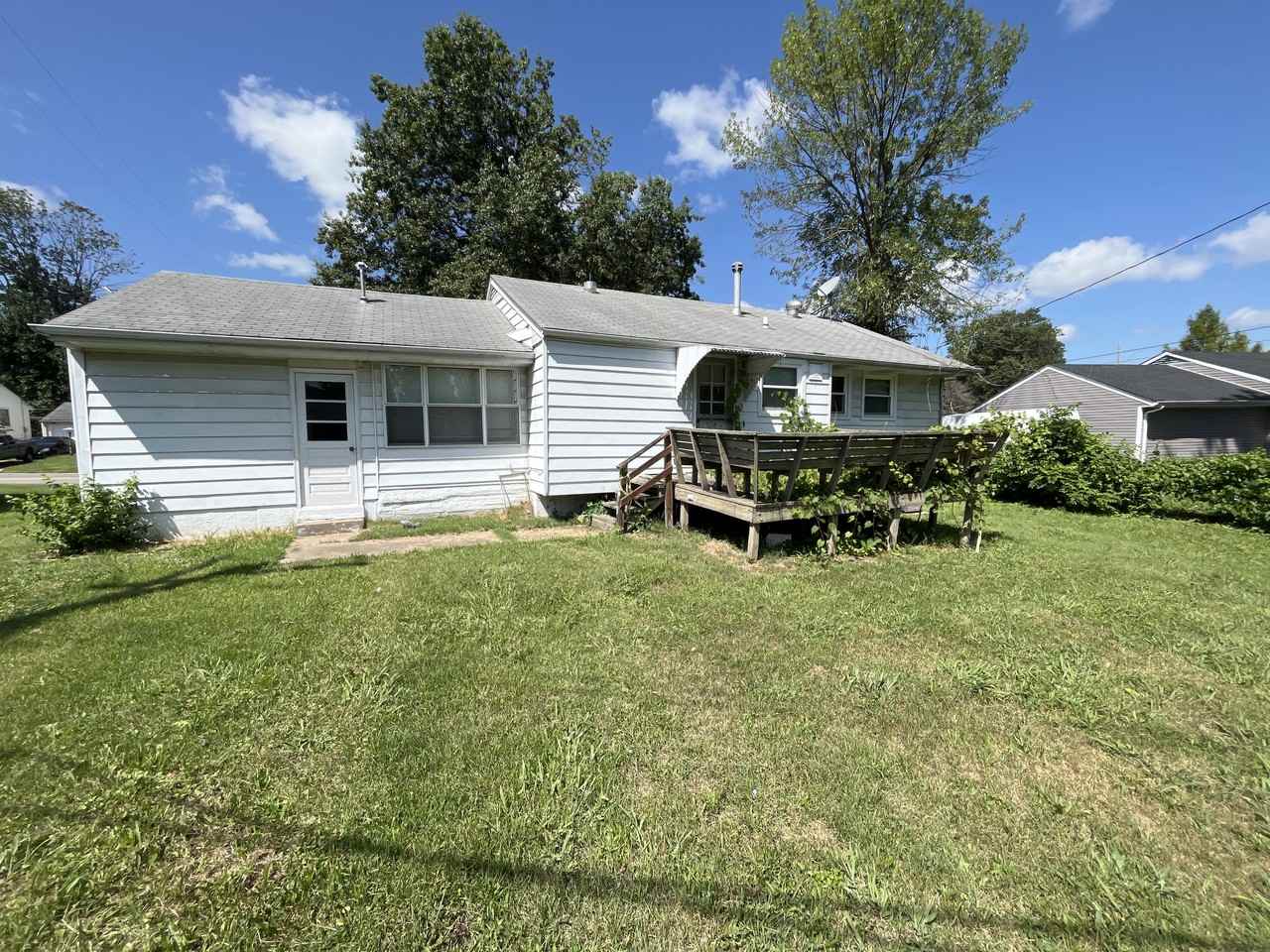 10410 Renfrew Dr - Photo 5 of 17