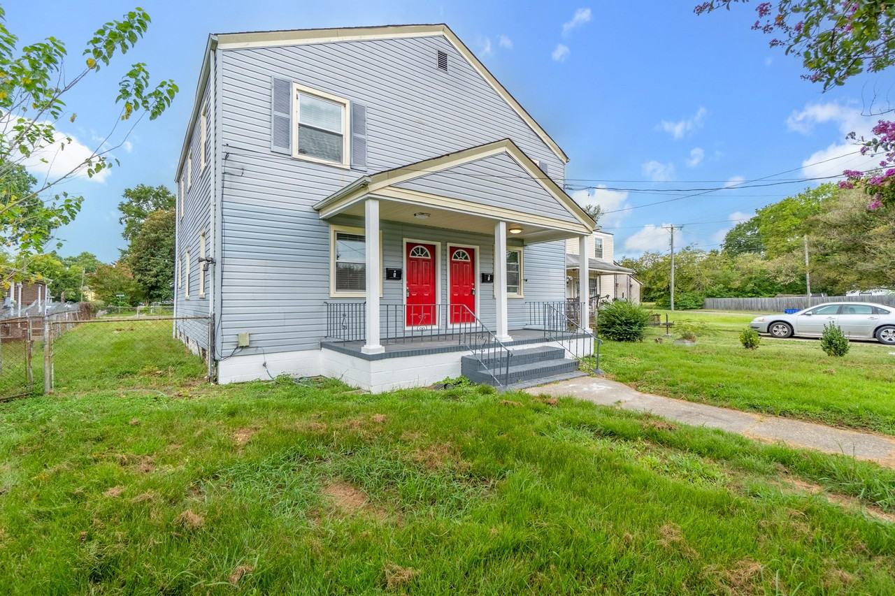 1621 Deep Creek Blvd - Photo 2 of 9