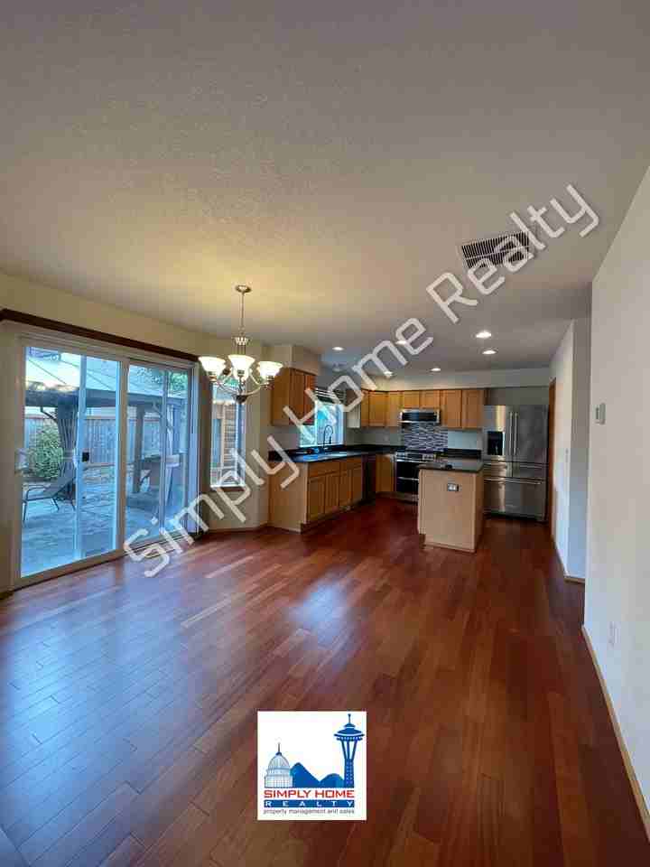 6424 Juliann Ct Se - Photo 6 of 39