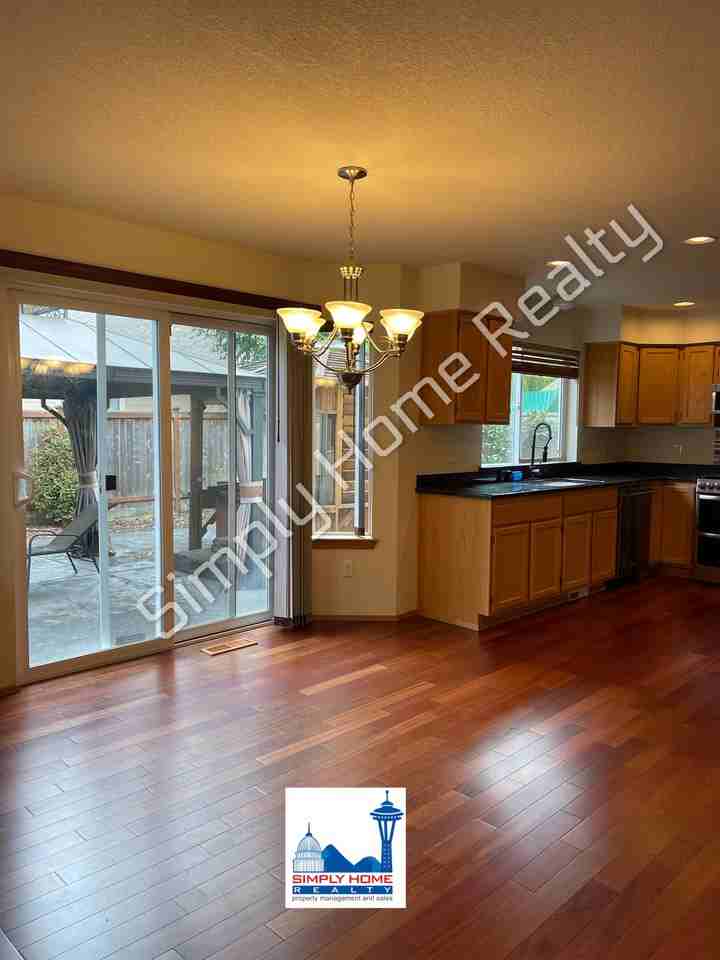 6424 Juliann Ct Se - Photo 7 of 39