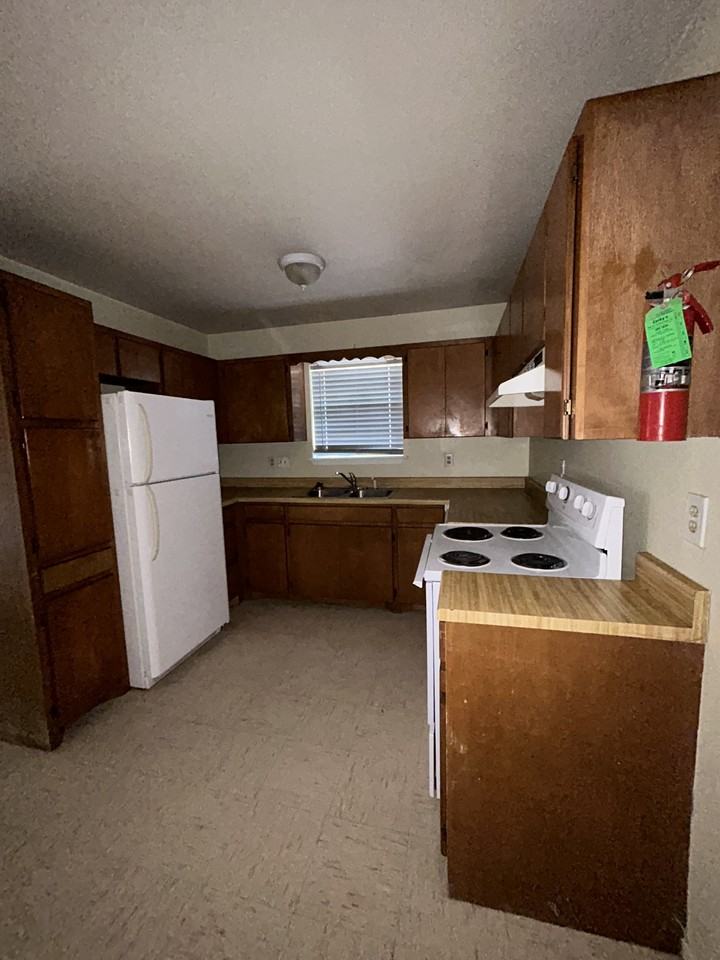 3401 N Mccoll Rd - Photo 2 of 13