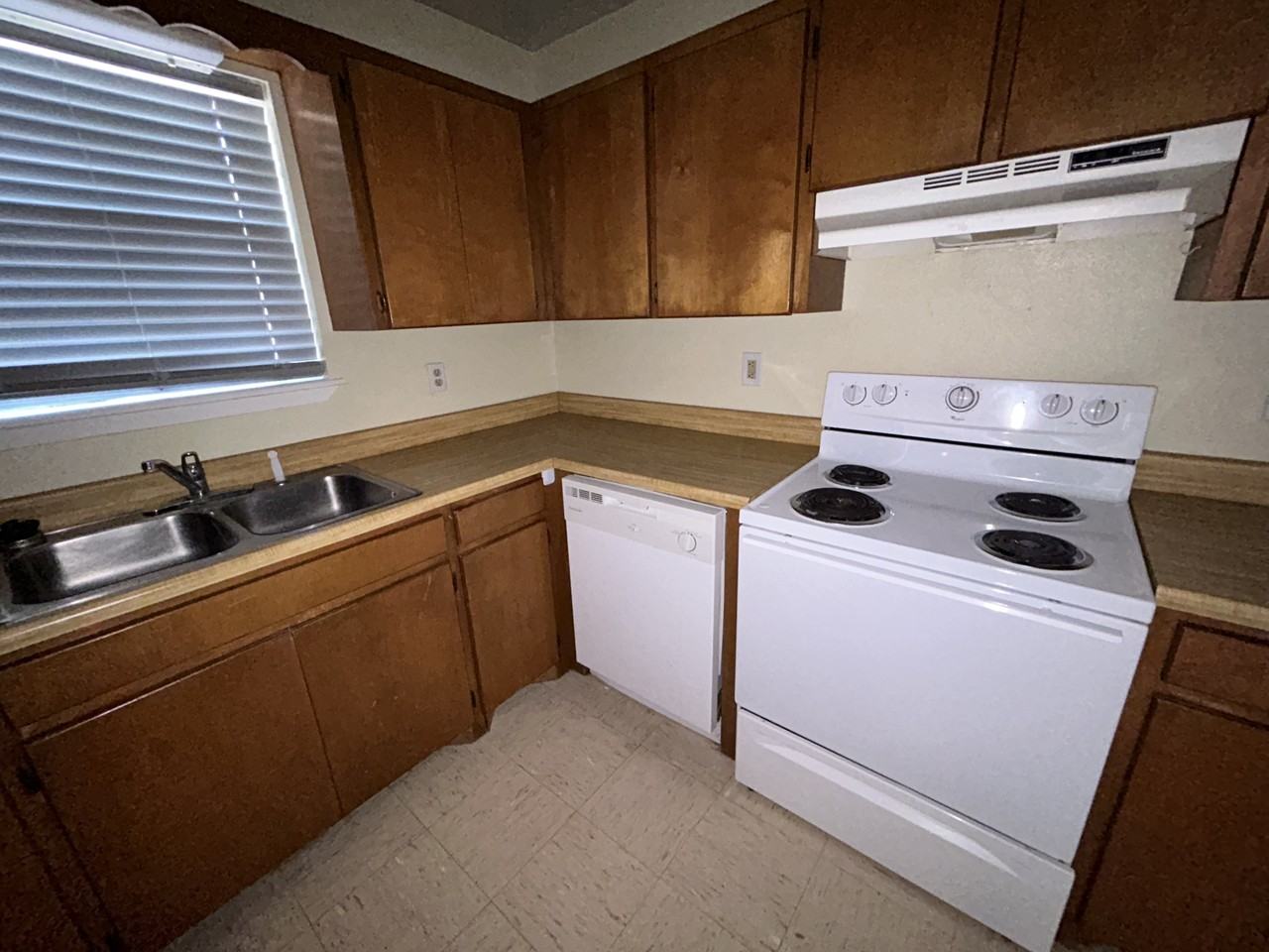 3401 N Mccoll Rd - Photo 3 of 13