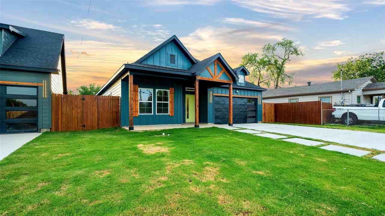 3012 Walker St - Photo 2 of 19