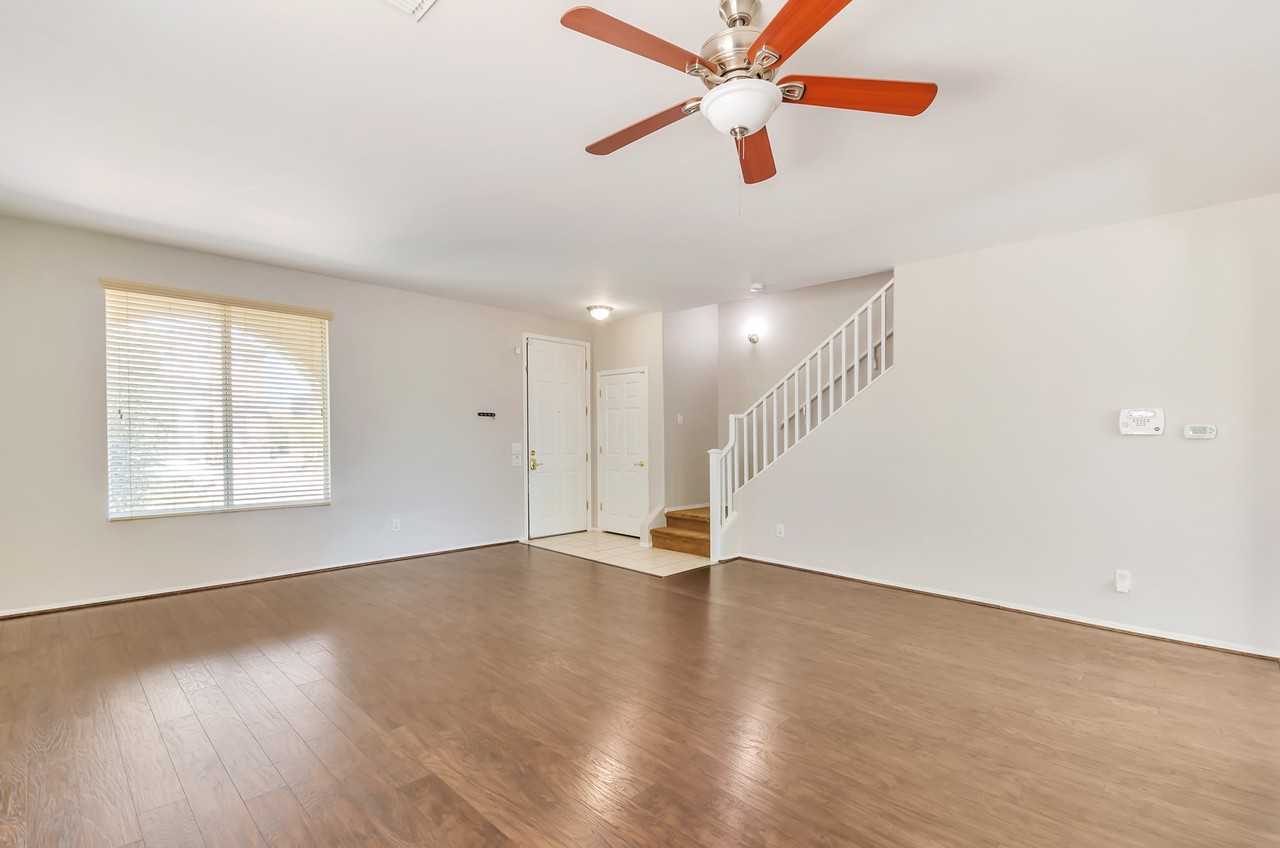 4816 E Starpoint St - Photo 4 of 25